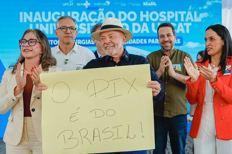 Lula espera que EUA não imponham tarifaço e convida Trump a testar o Pix