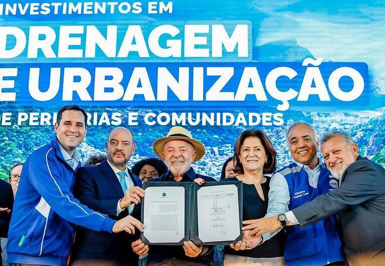 Lula libera R$ 702,9 milhões para urbanização de favelas no RJ e gera expectativa