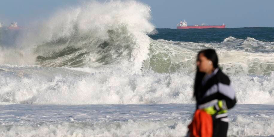 Marinha do Brasil emite alerta: ressaca no Rio com ondas de até 2,5 metros!