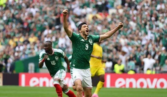 México supera África do Sul por 2 a 0 na abertura da Copa e brilha no Azteca