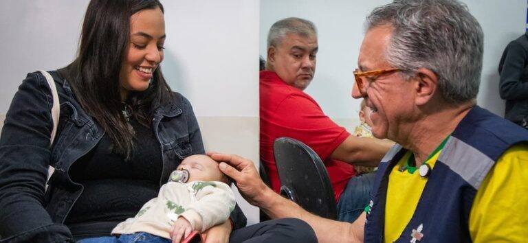 Ministério da Saúde lança vacina Pneumo 20 e combate meningite em crianças