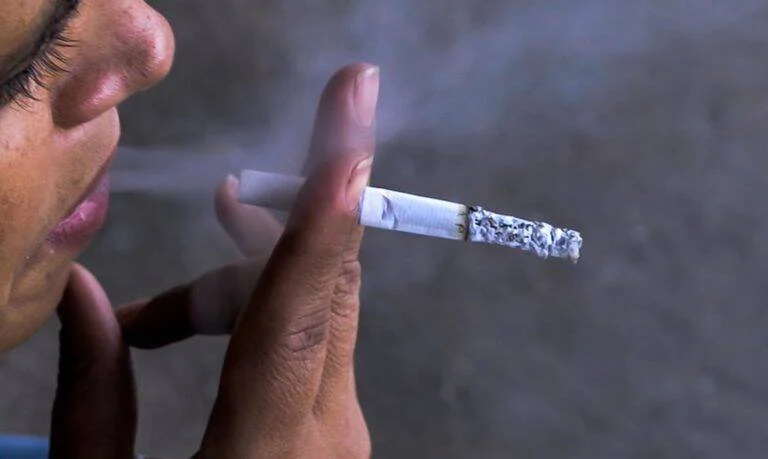 Ministério da Saúde registra aumento de 138% na distribuição de medicamentos anti-tabagismo