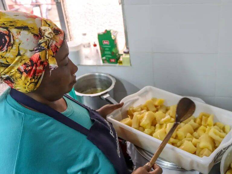 Ministérios do Trabalho e Justiça firmam parceria de R$ 2,9 milhões para Cozinhas Solidárias