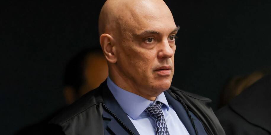 Ministro Alexandre de Moraes condena Eduardo Bolsonaro por coação em processo