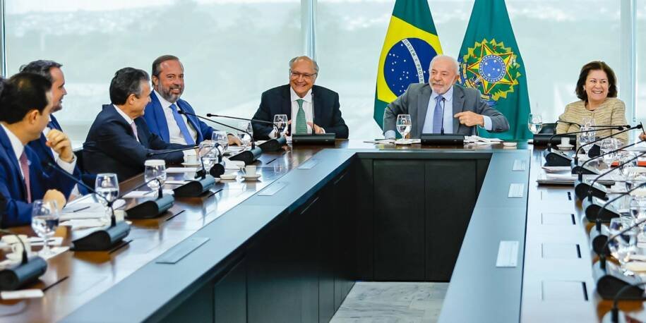Ministro Alexandre Silveira propõe aumentar etanol na gasolina e gera expectativa