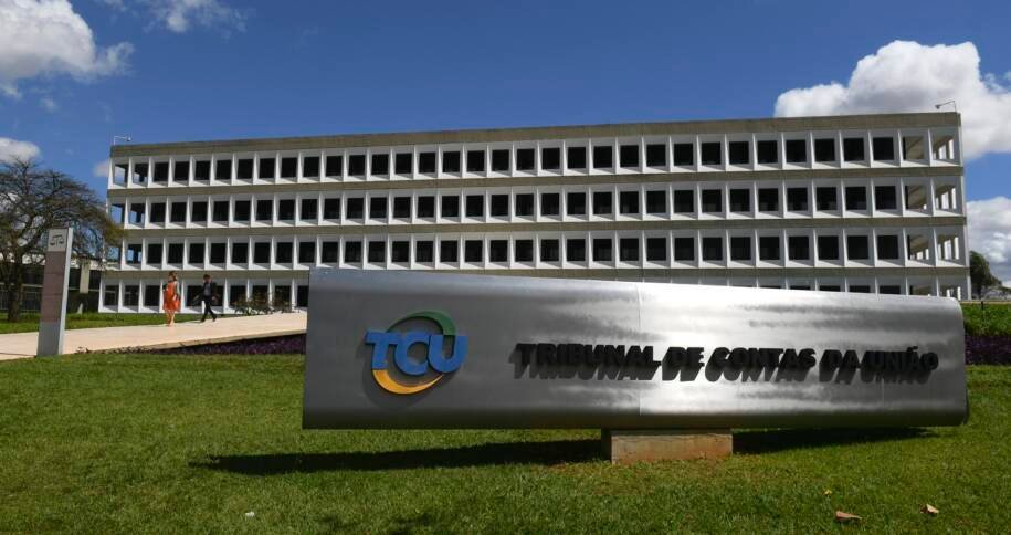 Ministro Bruno Dantas suspende multas do RenovaBio e gera polêmica entre distribuidoras