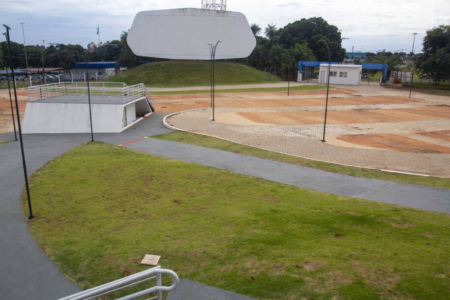 Ministro da Educação Leonardo Barchini inaugura Centro de Convivência em Campo Grande