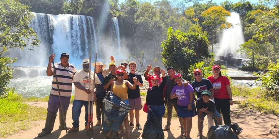 MST mobiliza 10 mil pessoas e planta 5 mil mudas contra incinerador em SP