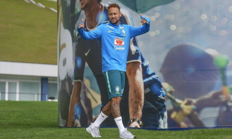 Neymar não viaja com Seleção Brasileira para amistoso após lesão muscular