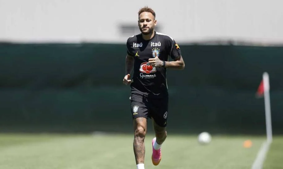 Neymar treina em Nova Jersey e aguarda retorno após lesão na panturrilha