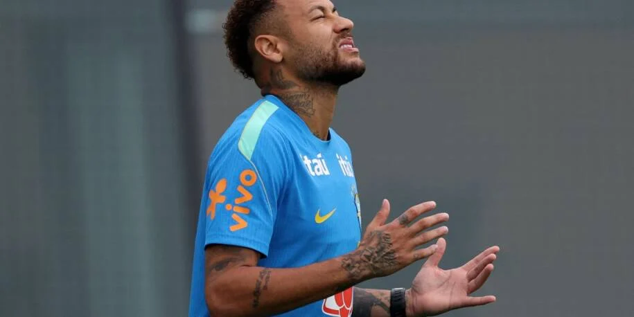Neymar treina sem restrições e Brasil se prepara para enfrentar a Escócia