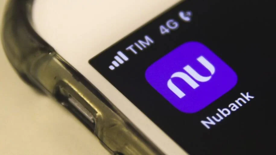 Nubank esclarece erro operacional após alerta de liquidação e gera apreensão