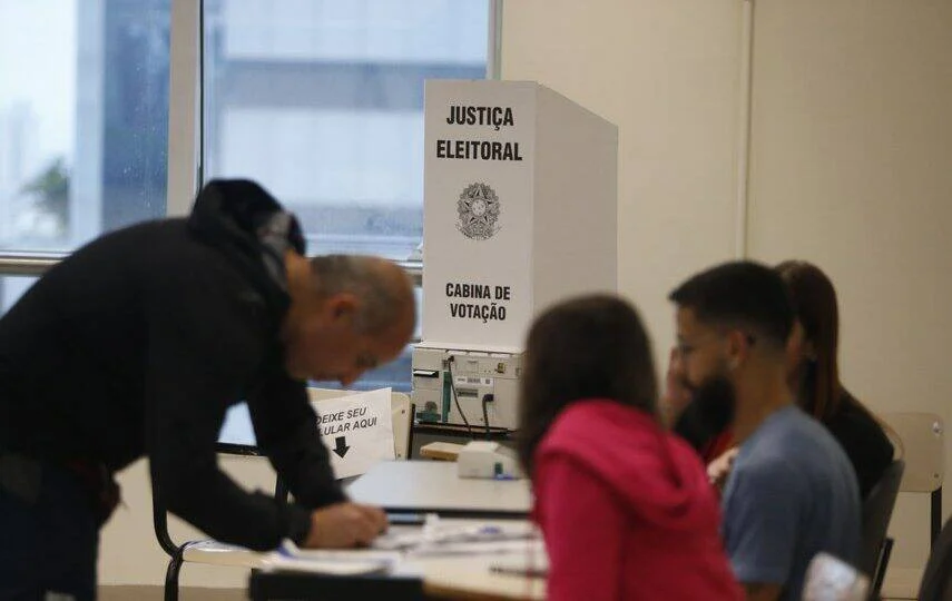 Pesquisa CNT revela que 87,9% dos eleitores ainda não decidiram seus votos