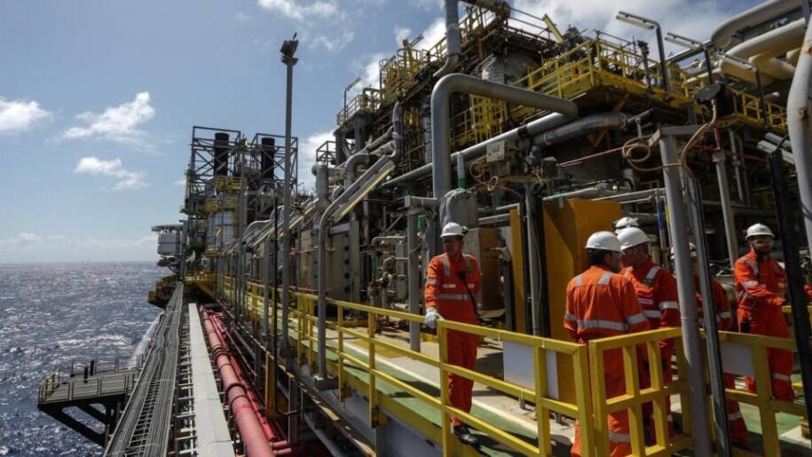 Petrobras e Pemex assinam acordo para explorar petróleo e gás no Brasil e México