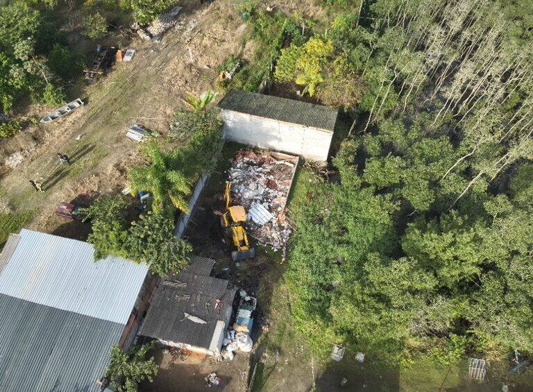 Polícia Federal e IBAMA desmantelam crimes ambientais em Paranaguá com Aifa