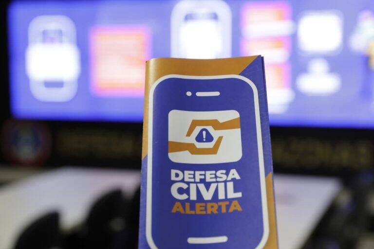 Polícia Federal investiga alerta falso da Defesa Civil enviado a celulares na madrugada