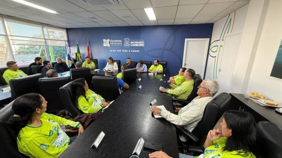 Prefeita Juliana Pavan sanciona lei que transforma comércio ambulante em BC