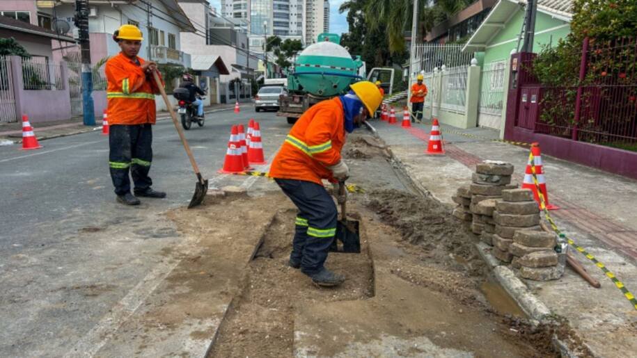 Prefeitura de Balneário Camboriú altera trânsito na Avenida Alvin Bauer até 19 de junho