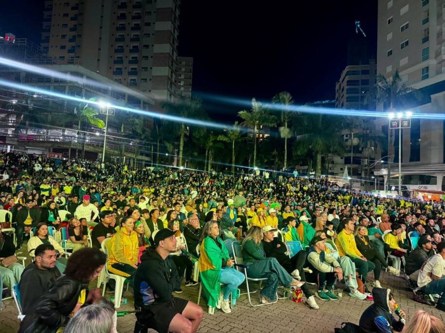 Prefeitura de Itapema promove festa na Praça da Paz e Brasil empata com Marrocos