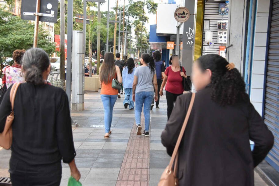 Proteste revela: 56% apoiam candidato que acabe com taxa das blusinhas!