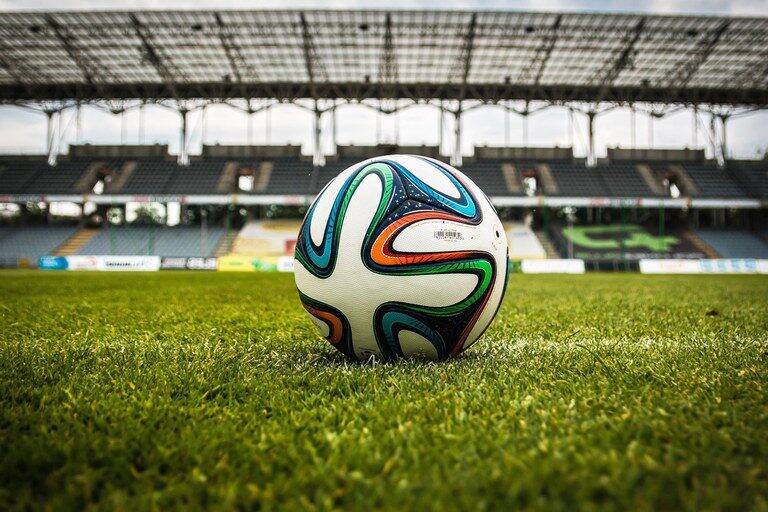 Rádio Nacional lança Batalhas na Copa com Nathália Mendes e duelos emocionantes