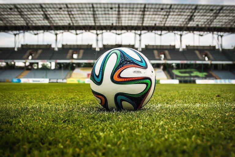 Rádio Nacional lança Batalhas na Copa com Nathália Mendes e duelos emocionantes