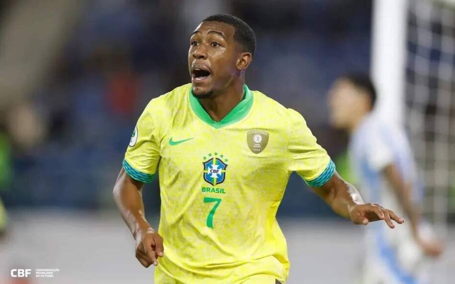 Rayan conquista titularidade na seleção e faz história aos 19 anos