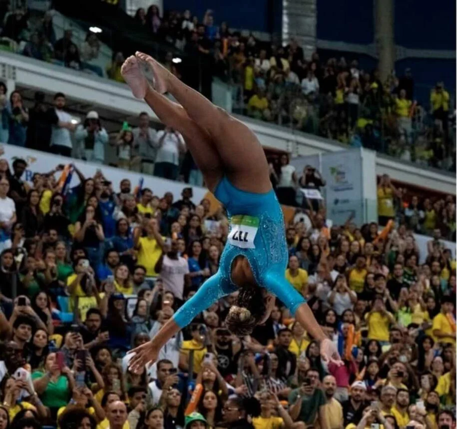 Rebeca Andrade conquista ouro no Pan-Americano e faz história no Rio de Janeiro