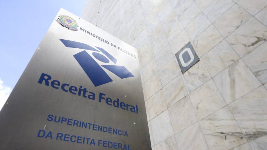Receita Federal desmantela esquema de bets clandestinas em operação tensa