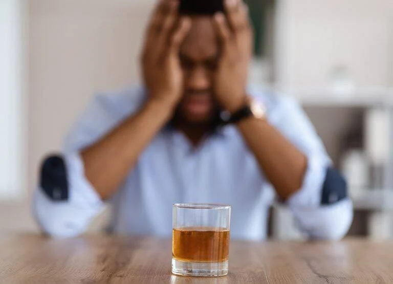 Rede HU Brasil alerta: 53,6% dos adolescentes experimentam álcool e drogas!