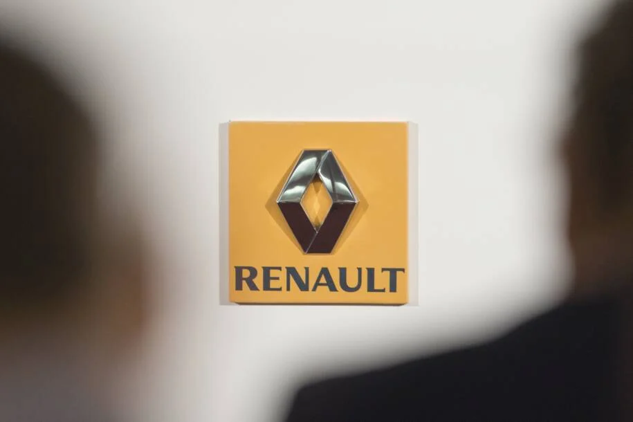 Renault e Thales firmam parceria e apresentam protótipo militar em meio a queda da Petrobras