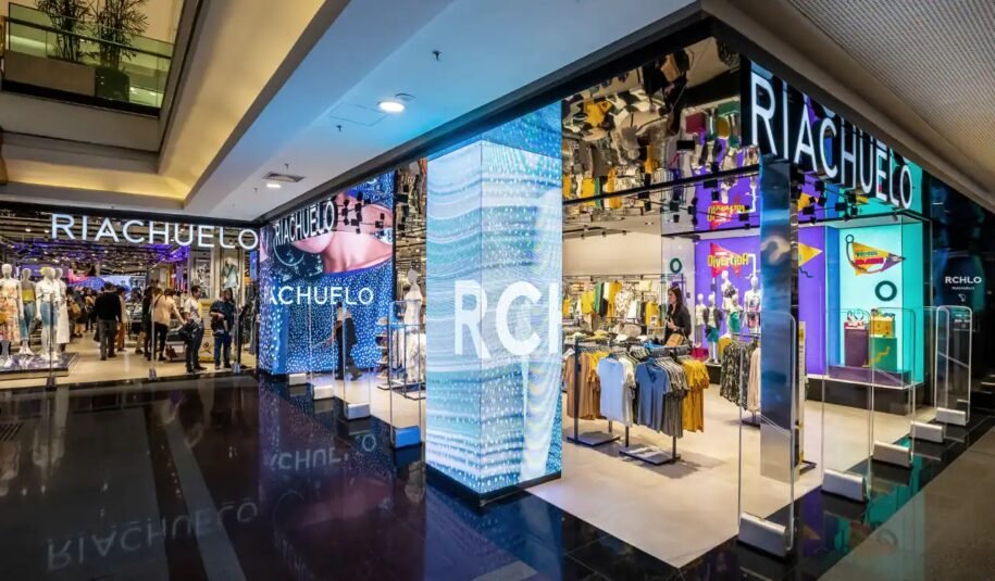 Riachuelo inaugura pop-up em Pinheiros e muda foco para qualidade e durabilidade