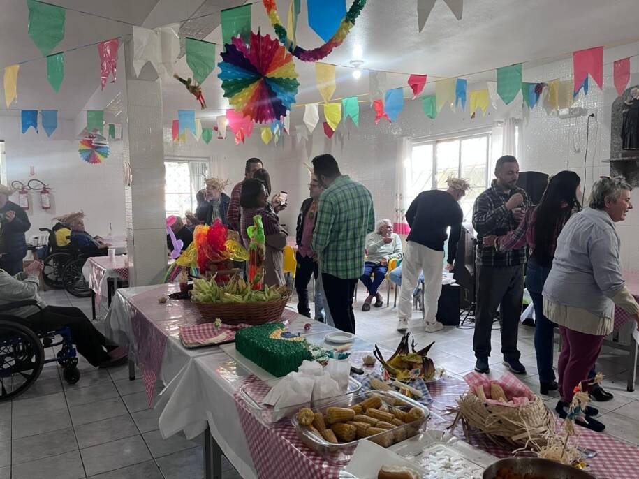 Secretaria da Pessoa Idosa promove Festa Junina e aquece corações no Lar São Vicente