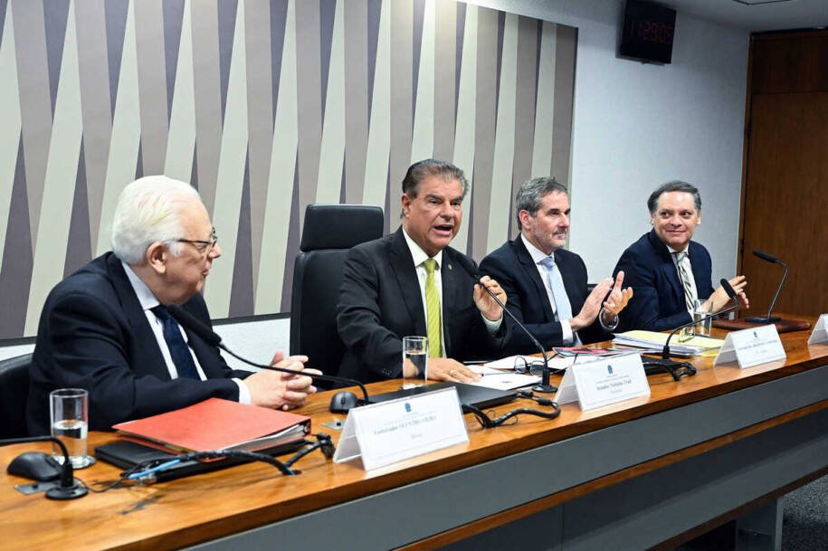 Senador Nelsinho Trad lidera debate sobre tarifa dos EUA e pede diálogo urgente