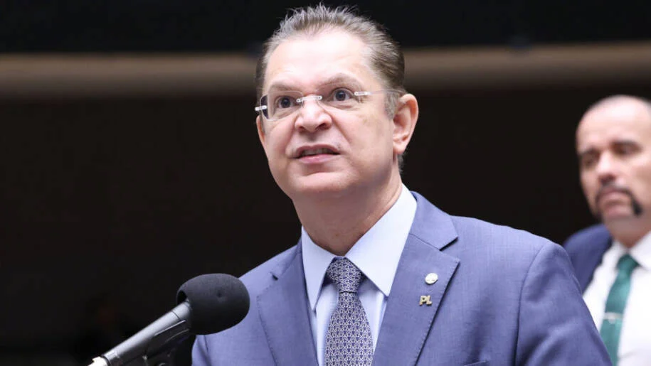 Sóstenes Cavalcante aciona Embaixada dos EUA após decisão de Mendonça sobre vídeo polêmico