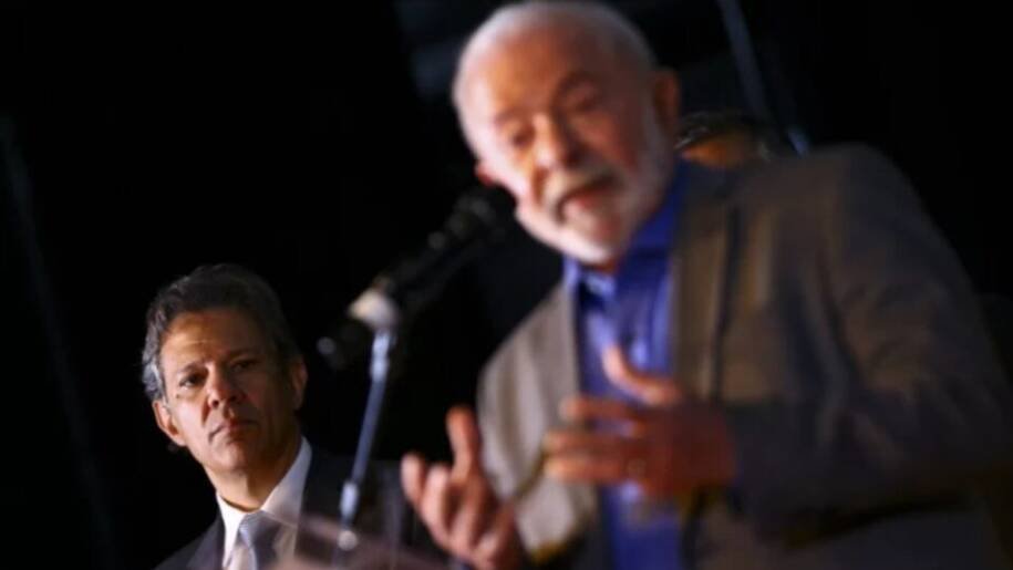Tarcísio de Freitas critica legado de Lula enquanto Haddad defende crescimento econômico