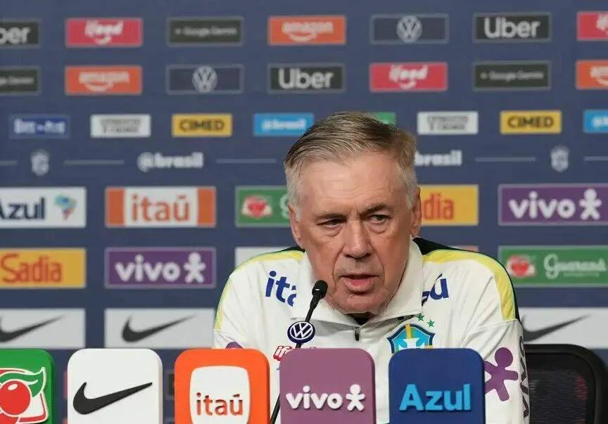 Técnico Carlo Ancelotti testa Lucas Paquetá e Igor Thiago contra o Egito