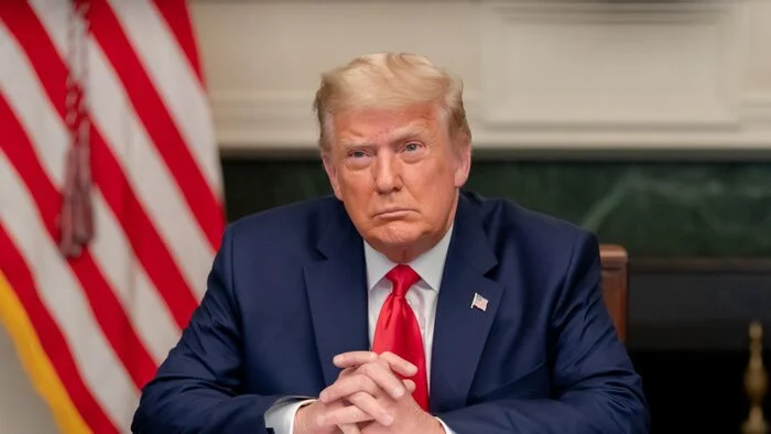 Trump revela parceria entre Intel e Apple e ações disparam em Wall Street