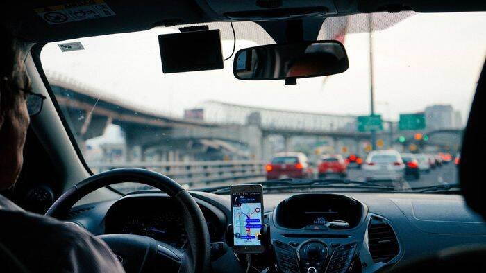 Uber e 99 testam novo modelo de pagamento antecipado e geram polêmica entre motoristas