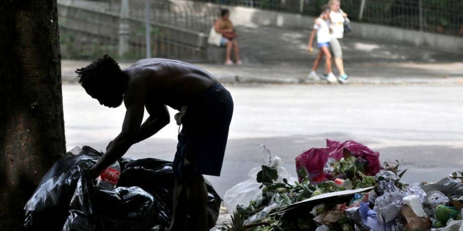 UFMG revela: 150 mil casos de violência contra população de rua no Brasil