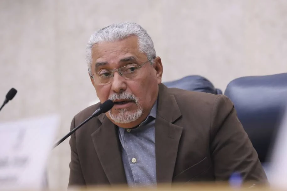 Vereador Senival Moura é preso em operação do MP e pede afastamento do PT