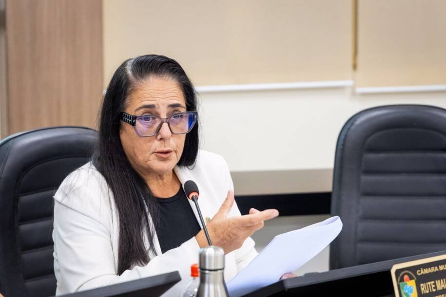 Vereadores de Itapema votam projetos para garantir direitos das mulheres e saúde