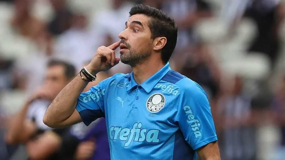 Abel Ferreira é eternizado no Palmeiras e revela sonho de vencer a Libertadores