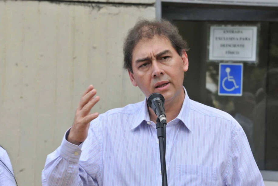 Alcides Bernal pede prisão domiciliar após risco de morte em hospital