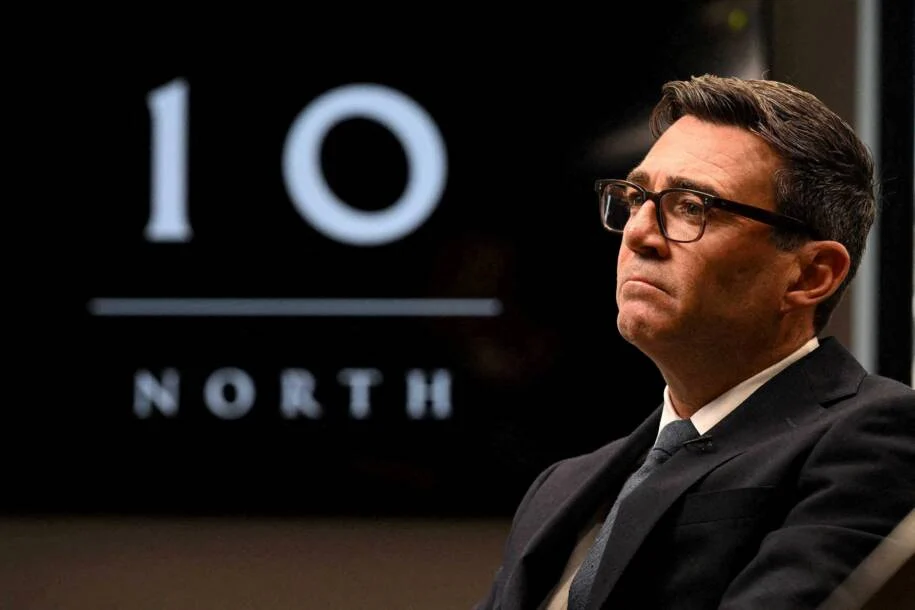 Andy Burnham promete abordagem pragmática sobre petróleo do Mar do Norte após Trump