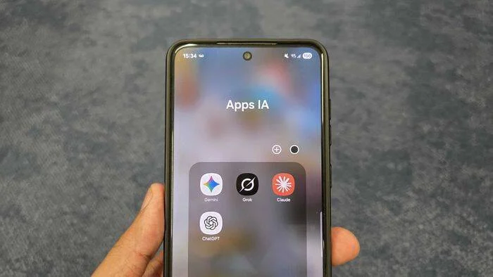 Apple e Google enfrentam críticas por consumo excessivo de bateria com IA