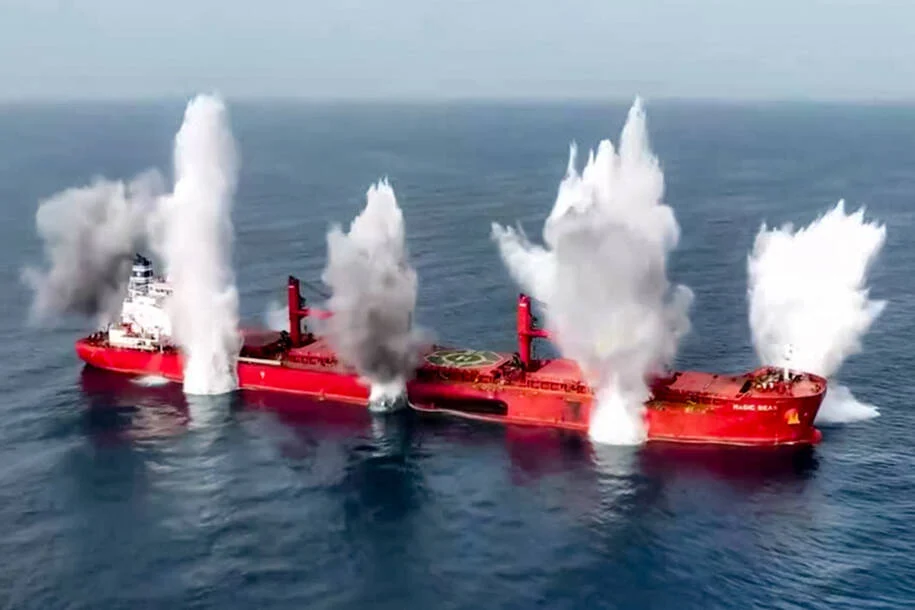 Arábia Saudita intensifica ataques a houthis após ofensiva no Mar Vermelho