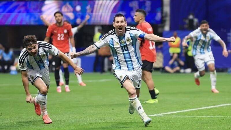 Argentina vira jogo e chega à sétima final de Copa do Mundo contra a Espanha
