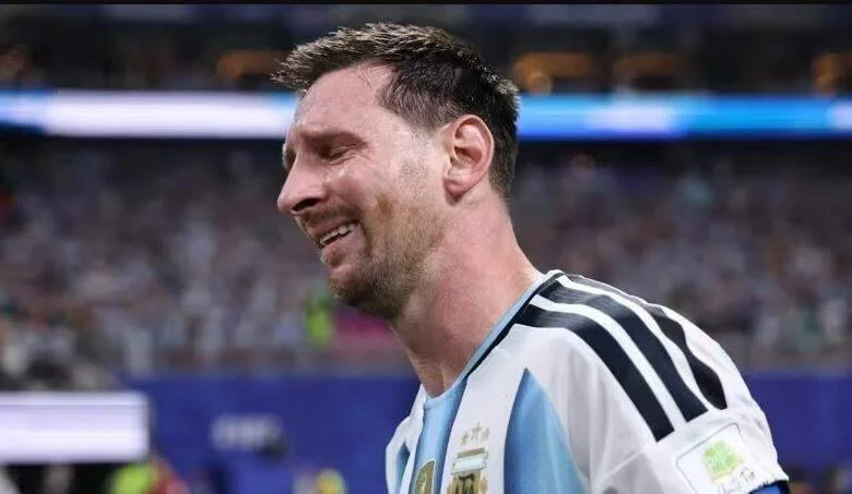 Argentina vira jogo, Messi chora e garante classificação contra Egito na Copa