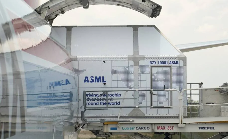 ASML Enfrenta Desafios Após China Iniciar Produção de Equipamentos DUV